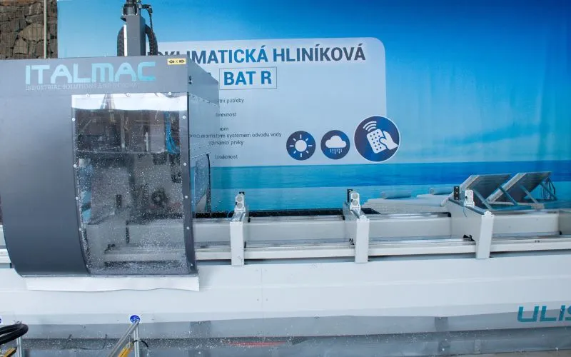 CNC obráběcí centrum