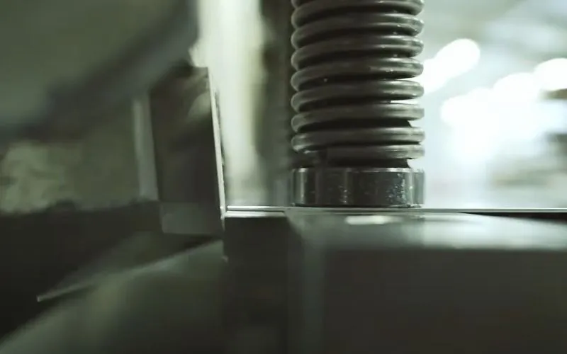 NC hydraulické tabulové nůžky
